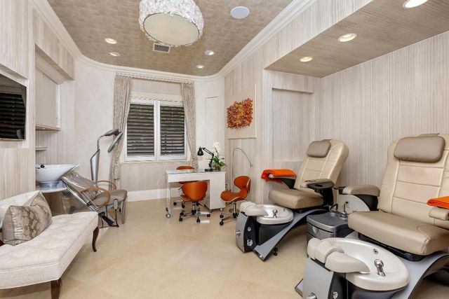 820 S Ocean Boulevard, Manalapan, FL 33462