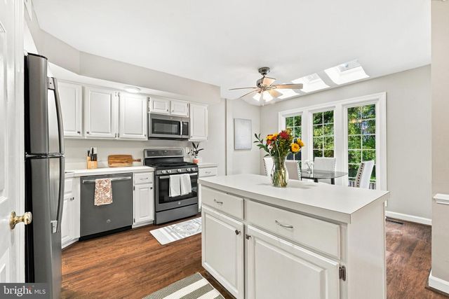13946 WATERFLOW PL, Centreville, VA 20121