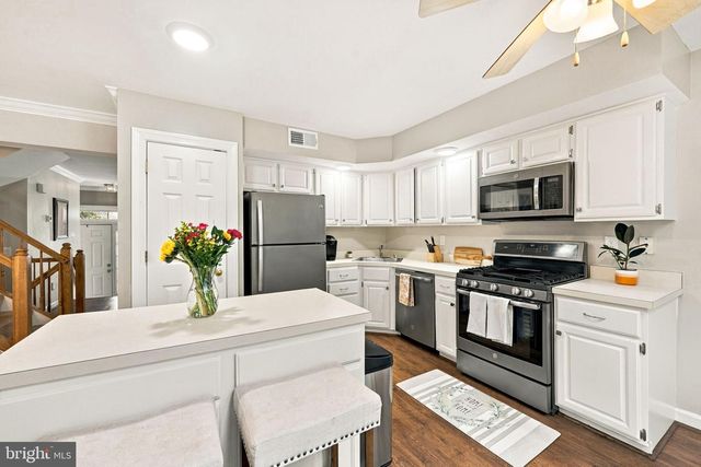 13946 WATERFLOW PL, Centreville, VA 20121