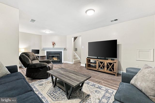 13946 WATERFLOW PL, Centreville, VA 20121