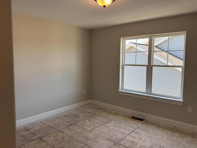 1013 WATERSTONE COURT, Pewaukee, WI 53072