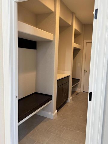 1013 WATERSTONE COURT, Pewaukee, WI 53072