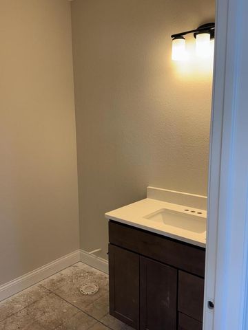 1013 WATERSTONE COURT, Pewaukee, WI 53072