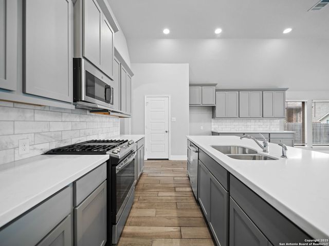 9106 WARP DR, San Antonio, TX 78254