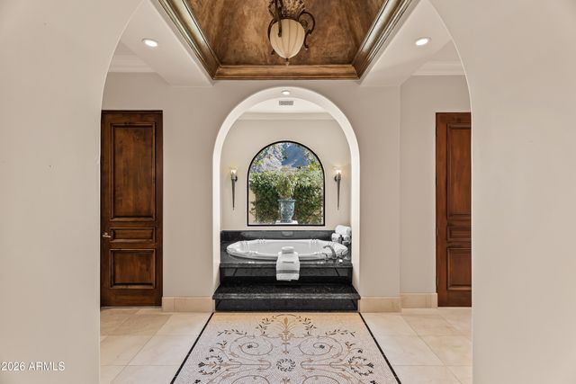 6636 N LOST DUTCHMAN Drive, Paradise Valley, AZ 85253