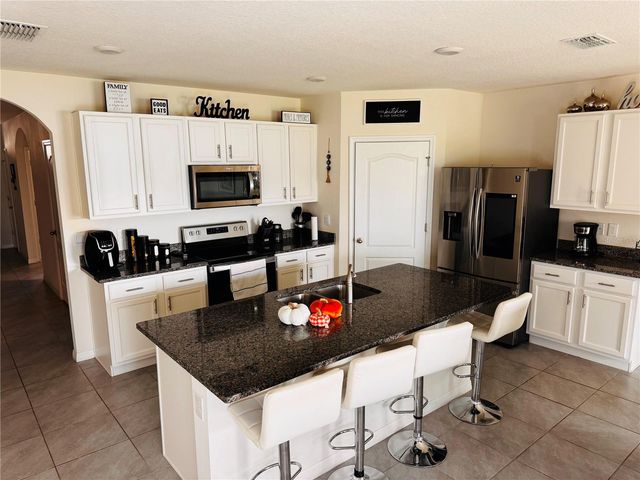 2855 WAYLON HAMMOCK ROAD, Harmony, FL 34773