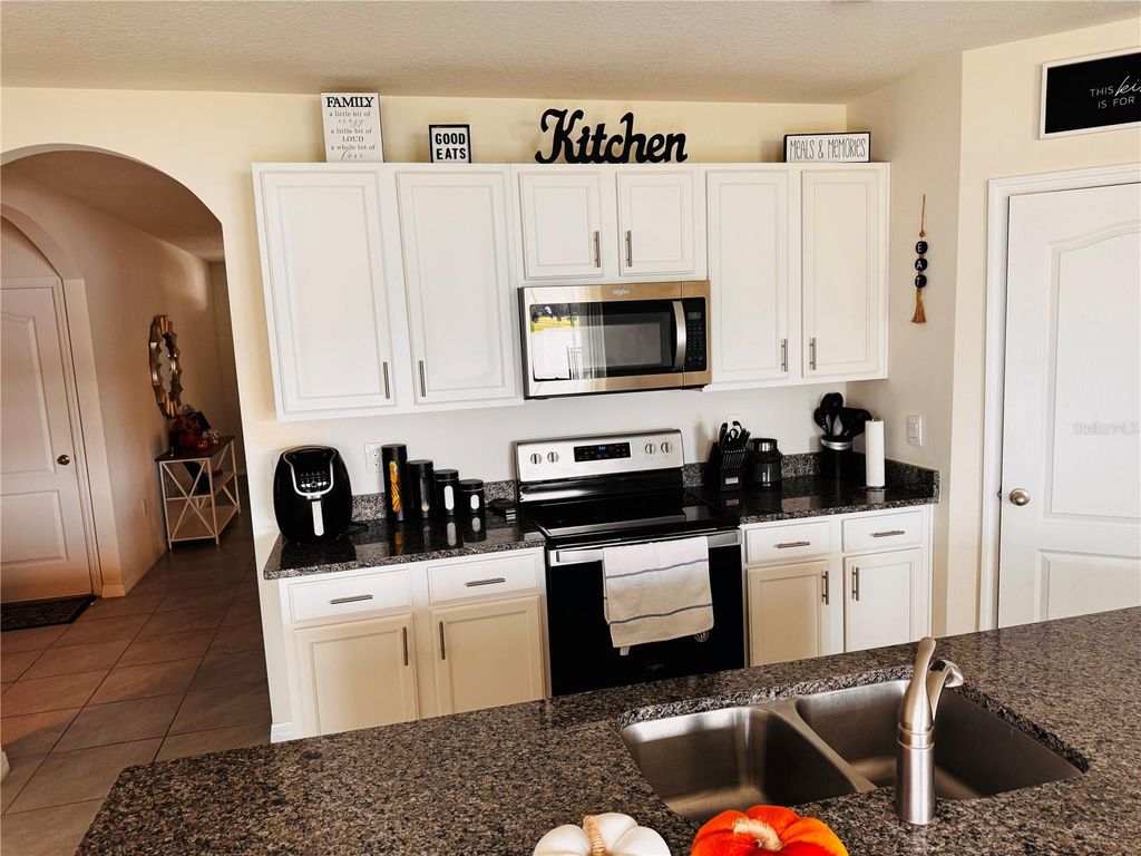 Image 12 of property listing at 2855 WAYLON HAMMOCK ROAD, Harmony, FL 34773