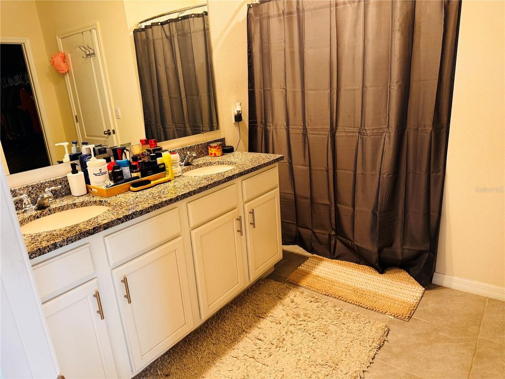 Image 8 of property listing at 2855 WAYLON HAMMOCK ROAD, Harmony, FL 34773