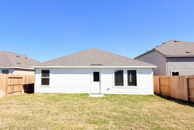 9311 Speckled Trout Dr, Baytown, TX 77521