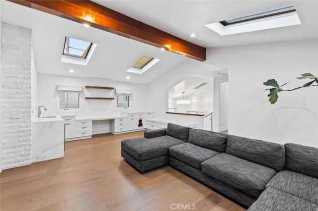 518 Marigold Avenue, Corona Del Mar, CA 92625