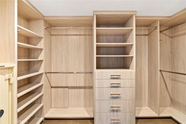 518 Marigold Avenue, Corona Del Mar, CA 92625