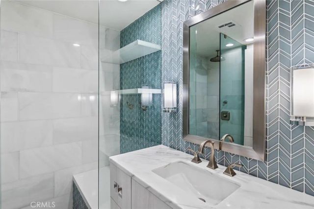 518 Marigold Avenue, Corona Del Mar, CA 92625