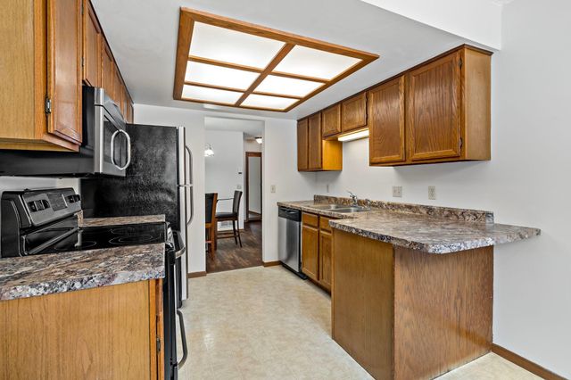 6269 Magda Drive A, Maple Grove, MN 55369