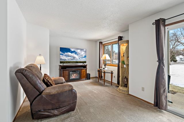 6269 Magda Drive A, Maple Grove, MN 55369