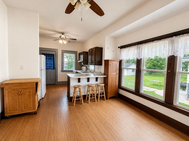 3218 Locust Street W, Davenport, IA 52084