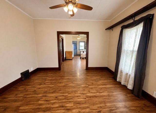 3218 Locust Street W, Davenport, IA 52084