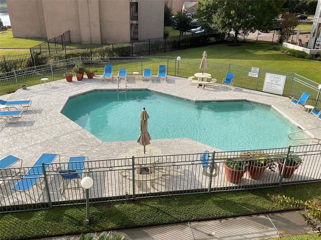 12800 Melville A-212, Montgomery, TX 77356