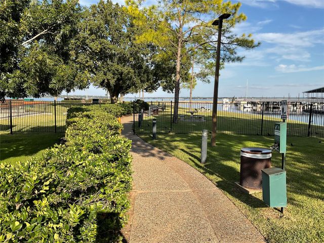 12800 Melville A-212, Montgomery, TX 77356