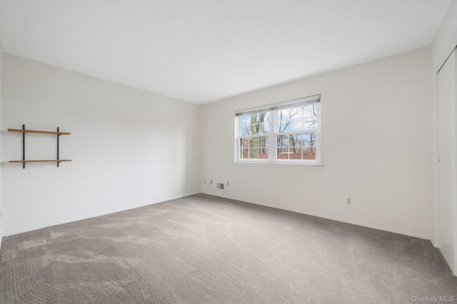 422 Somerset Drive B, Pearl River, NY 10965