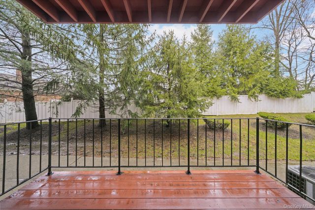 422 Somerset Drive B, Pearl River, NY 10965