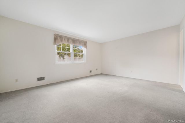 422 Somerset Drive B, Pearl River, NY 10965