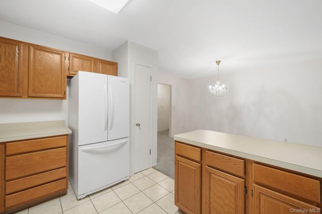 422 Somerset Drive B, Pearl River, NY 10965