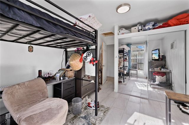 2111 E 118th Street, Los Angeles, CA 90059