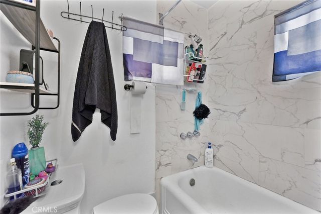 2111 E 118th Street, Los Angeles, CA 90059