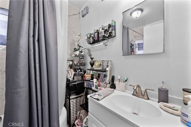 2111 E 118th Street, Los Angeles, CA 90059