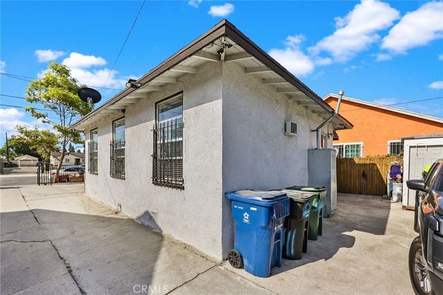 2111 E 118th Street, Los Angeles, CA 90059