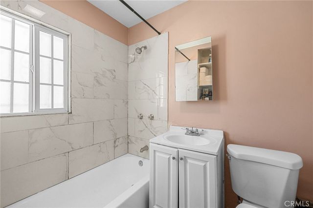 2111 E 118th Street, Los Angeles, CA 90059