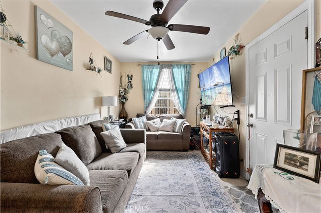 2111 E 118th Street, Los Angeles, CA 90059
