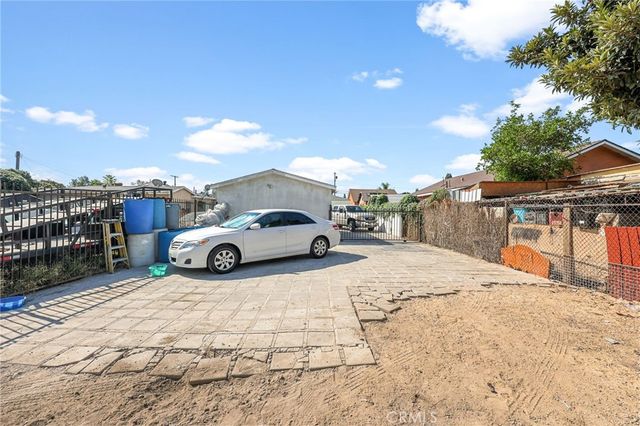 2111 E 118th Street, Los Angeles, CA 90059