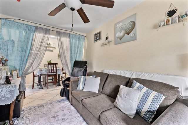 2111 E 118th Street, Los Angeles, CA 90059