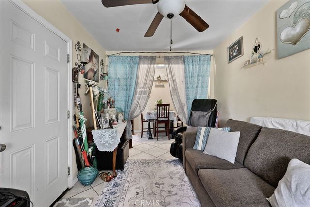 2111 E 118th Street, Los Angeles, CA 90059