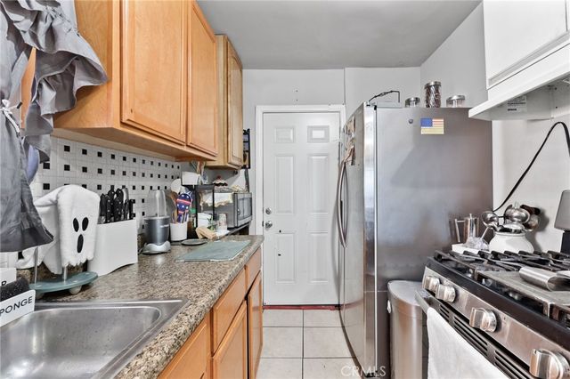 2111 E 118th Street, Los Angeles, CA 90059