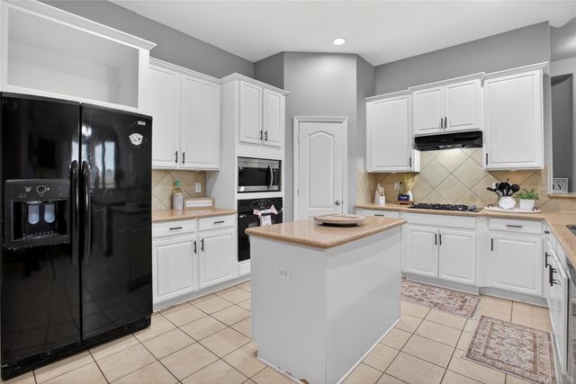 9702 Inwood Circle, Baytown, TX 77523