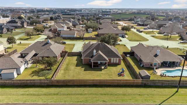 9702 Inwood Circle, Baytown, TX 77523