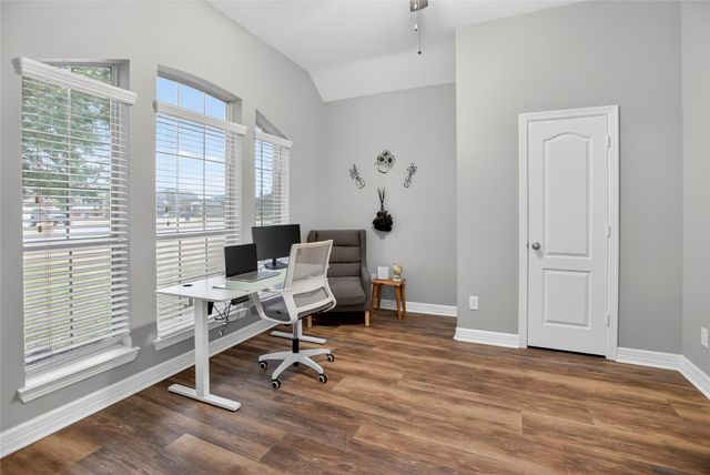 9702 Inwood Circle, Baytown, TX 77523