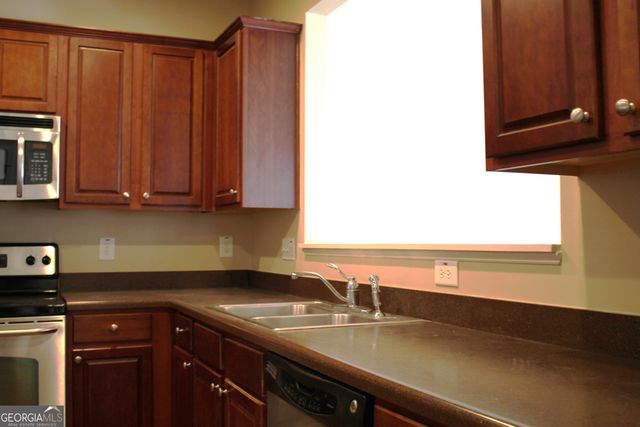 3328 Castleberry Village Circle, Cumming, GA 30040