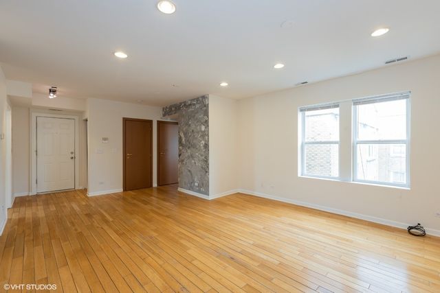 6316 N Richmond Street 3A, Chicago, IL 60659