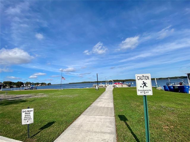 274 BEACH COURT 42, Palm Harbor, FL 34684