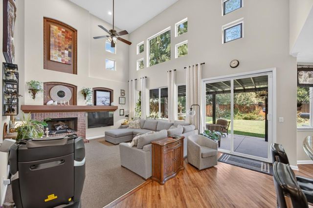 3523 Lake Terrace Dr, Elk Grove, CA 95758