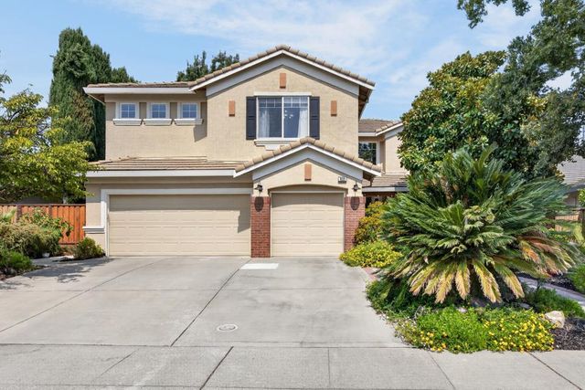 3523 Lake Terrace Dr, Elk Grove, CA 95758