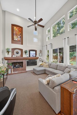 3523 Lake Terrace Dr, Elk Grove, CA 95758