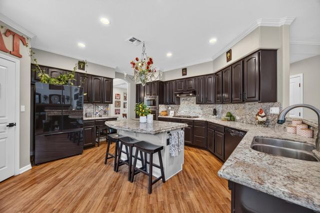 3523 Lake Terrace Dr, Elk Grove, CA 95758