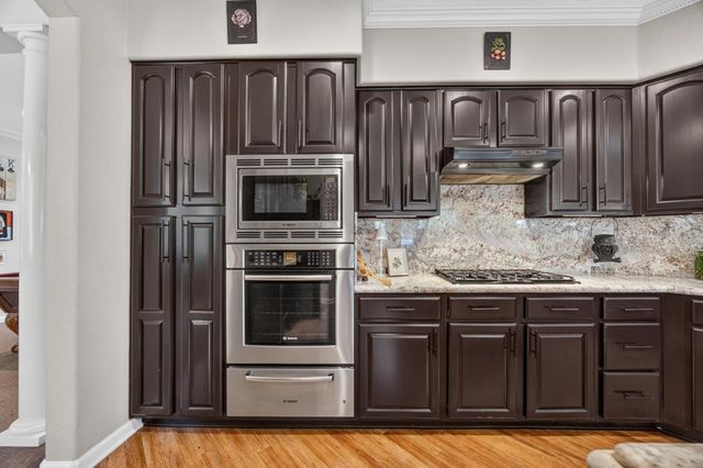 3523 Lake Terrace Dr, Elk Grove, CA 95758