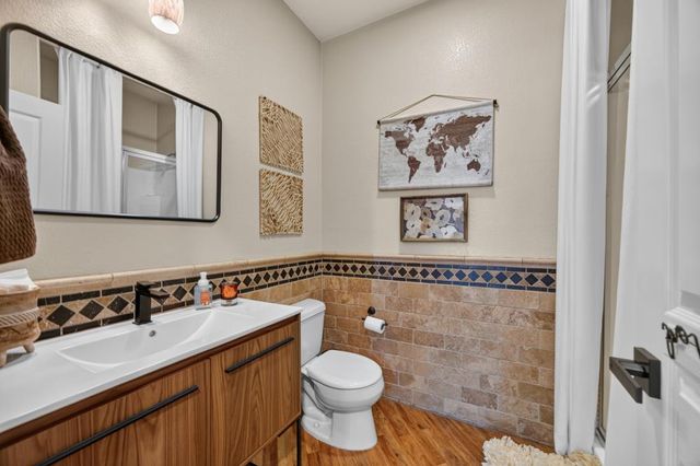 3523 Lake Terrace Dr, Elk Grove, CA 95758