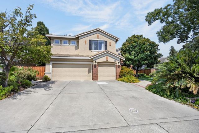 3523 Lake Terrace Dr, Elk Grove, CA 95758