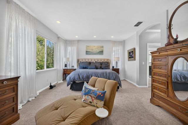 3523 Lake Terrace Dr, Elk Grove, CA 95758